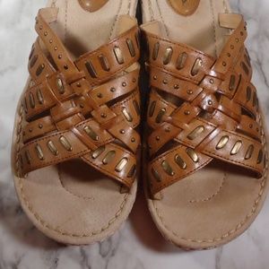 !SALE! Clarks Artisan slide sandals 9M